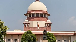 SC Seeks Centre's Reply On PIL For Decriminalising Consensual Sex Between 16-18 Yr Olds