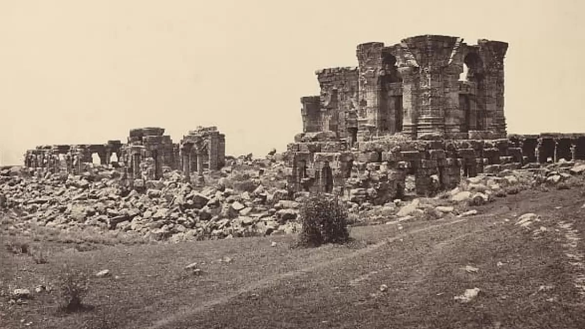 Ruins of Martand in Anantnag from Southeast, c. 1870. Artist Samuel Bourne.