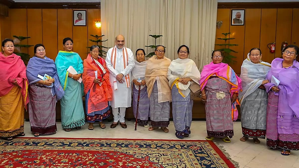 Amit Shah meets women leaders from Manipur