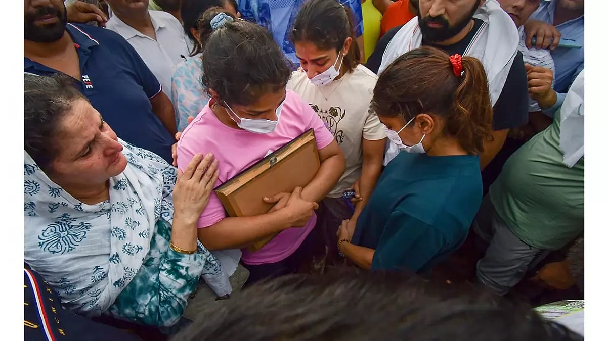 Thakur promised appropriate action once the probe is completed.