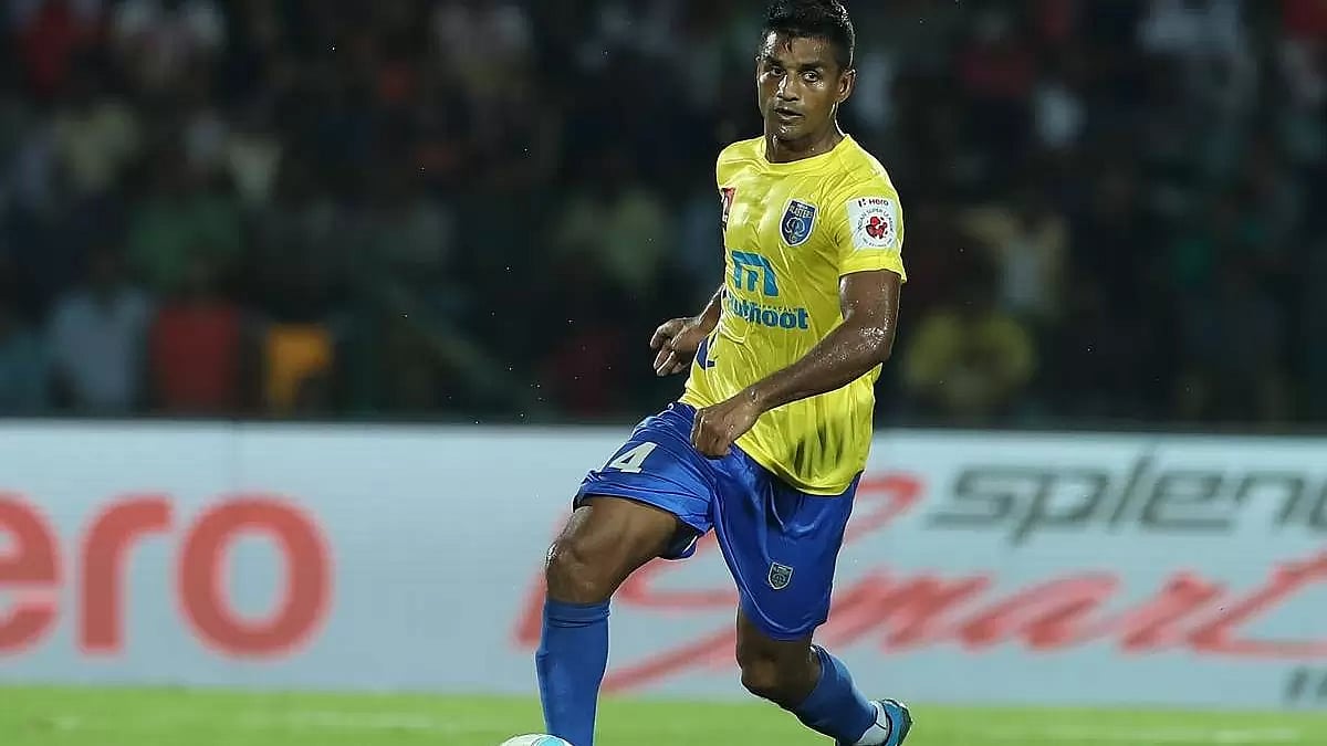 Mehtab was accompanied by about 20 former East Bengal players and officials.