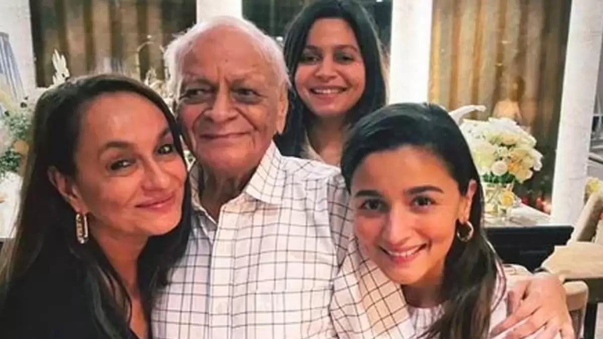 Alia Bhatt with her grandfather