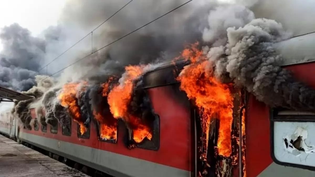 4 Killed As Train Torched By Unidentified Persons In Bangladesh Amid Political Unrest (Representative Image)