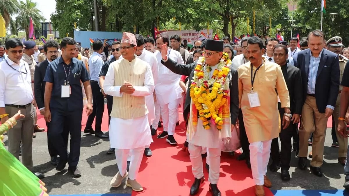 Nepal PM Pushp Kamal Dahal 'Prachanda' with Madhya Pradesh CM Shivraj Singh Chouhan