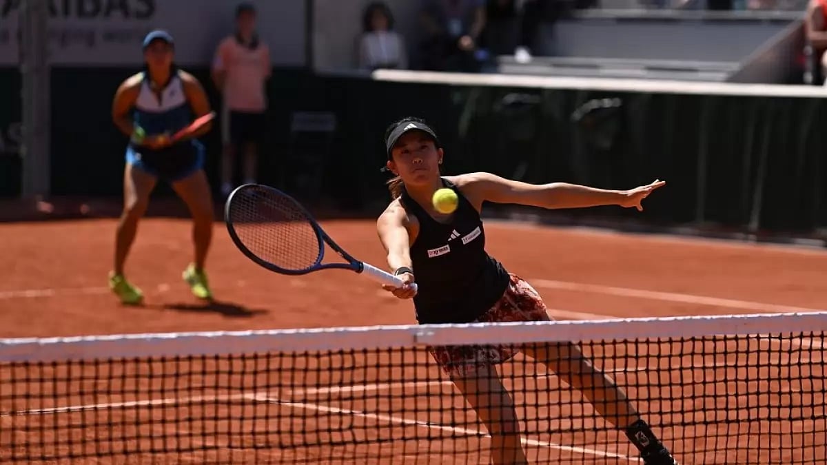 A similar incident occurred during the Gauff-Andreeva match, but Andreeva received a warning only.