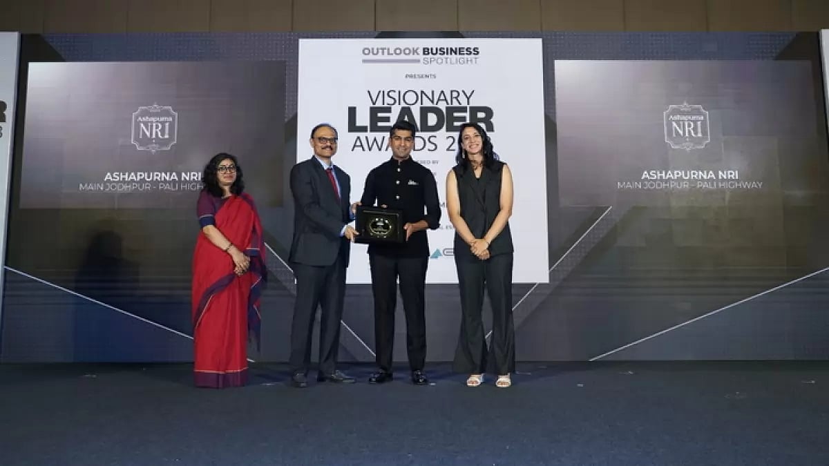 Harshvardhan Singh Uchiyarda, Director, Ashapurna NRI awarded Project of the Year at the Outlook Awards Ceremony