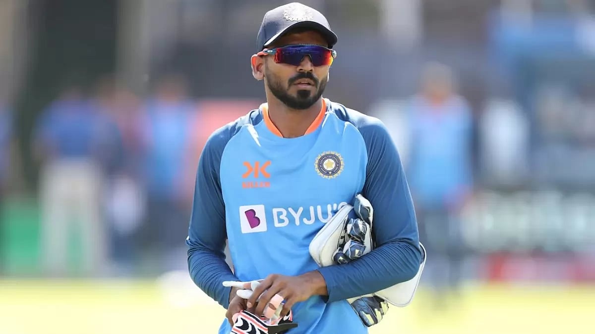 File : Srikar Bharat in India colours