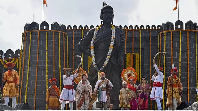 India To Get Shivaji’s ‘Tiger Claw’ From England For 3 Years