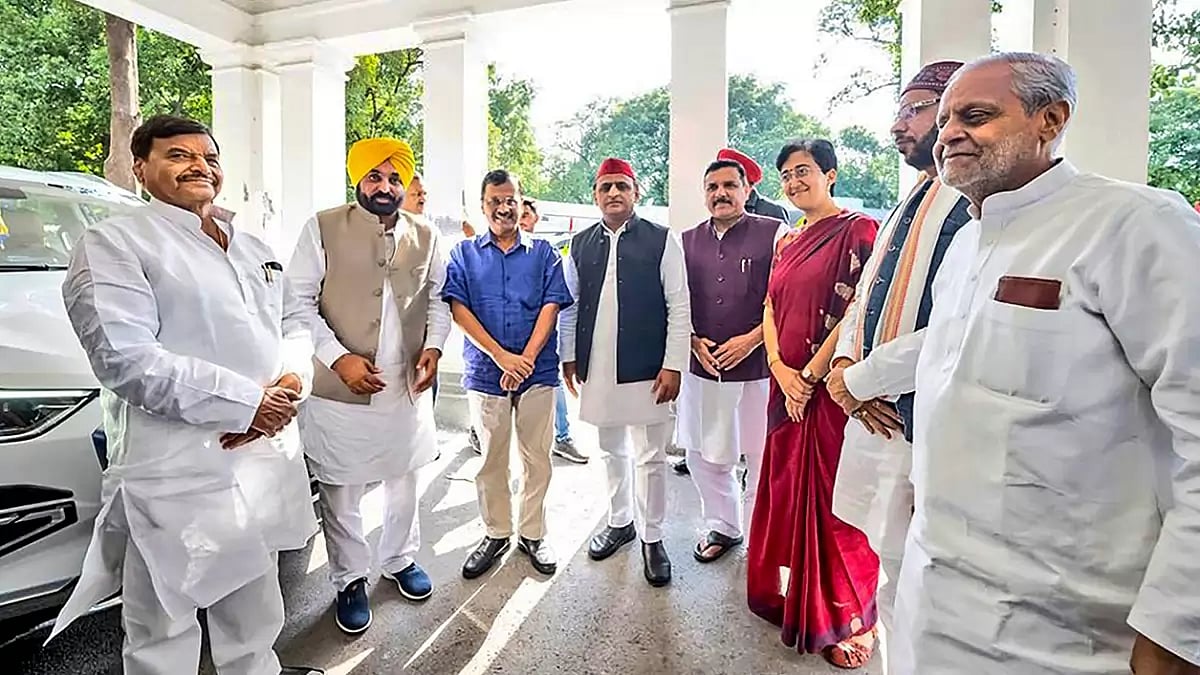 Kejriwal, Mann meet Akhilesh Yadav