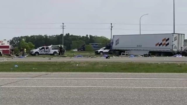 Canada: Bus-Truck Collision At Highway In Manitoba Kills 15 People