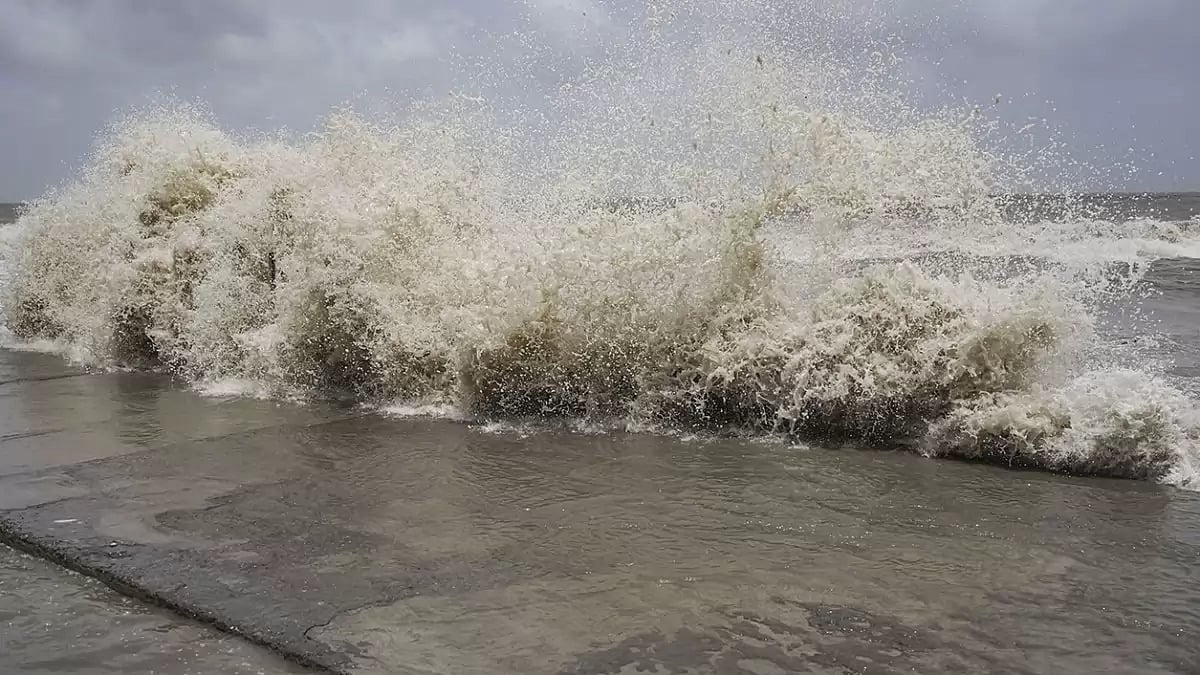 Cyclone Biparjoy: High Tide in Mumbai