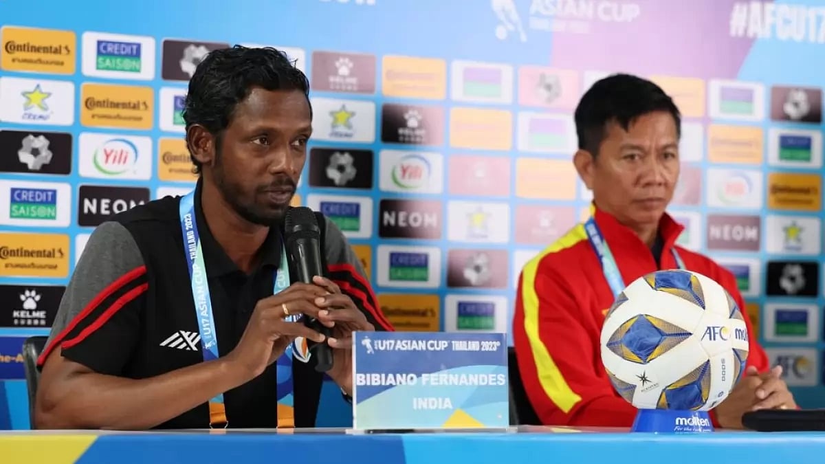India U-17 coach Bibiano Fernandes and his Vietnam counterpart Ahn Tuan address the media on Friday.