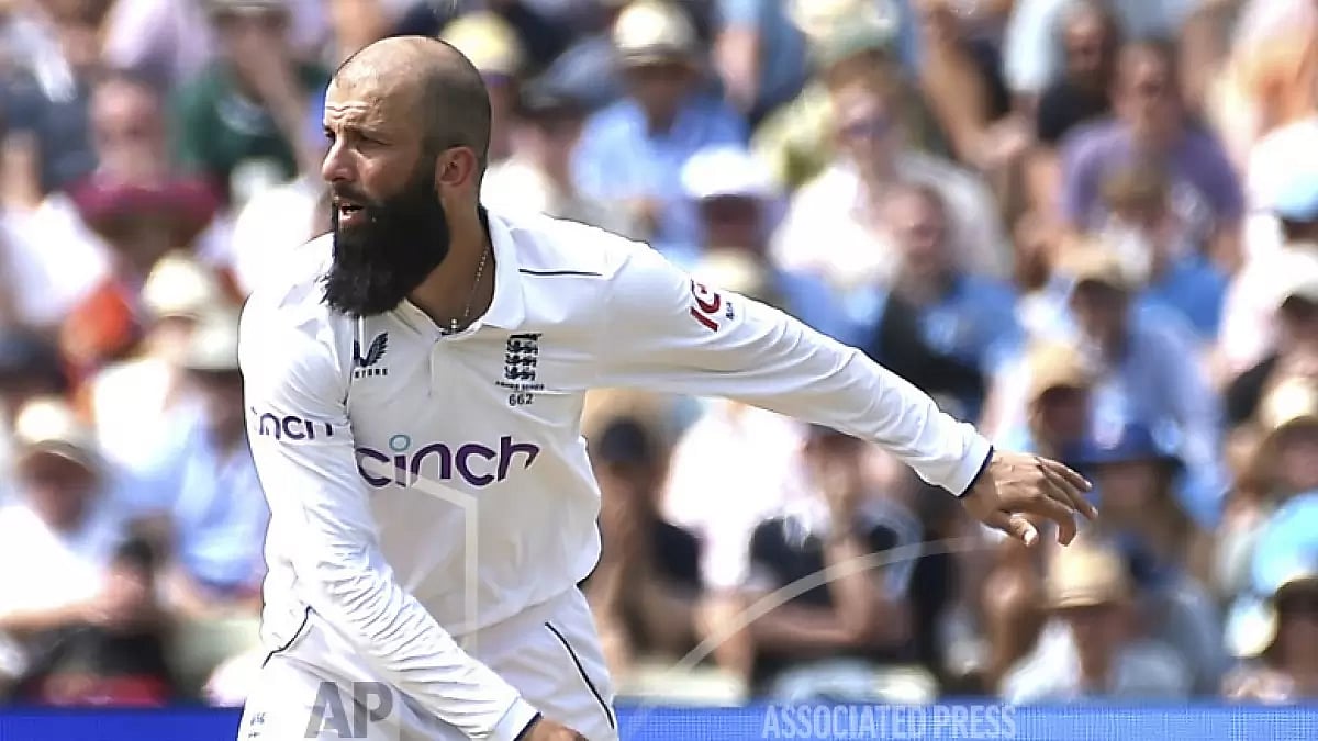 Moeen bowls during Day 2 of the 1st Ashes Test on Saturday.