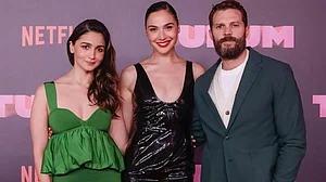 Alia Bhatt with team of 'Heart of Stone'