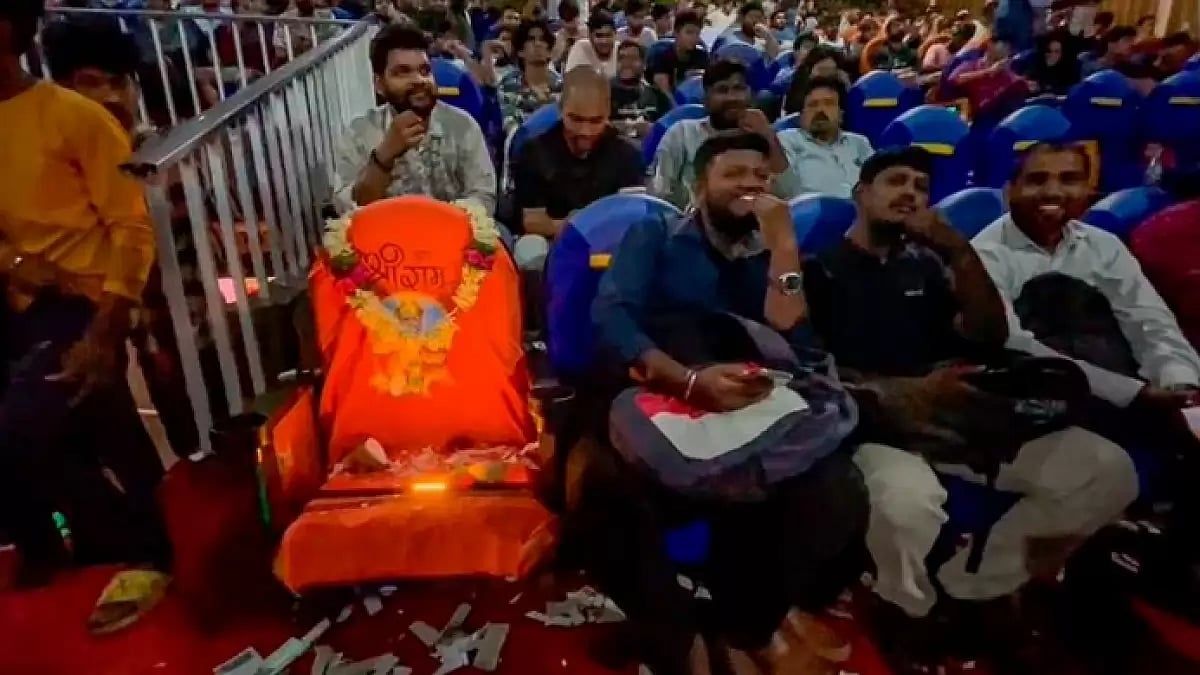 Om Raut Requested All Theatres To Reserve On Seat For Lord Hanuman In Every Show Of 'Adipurush'