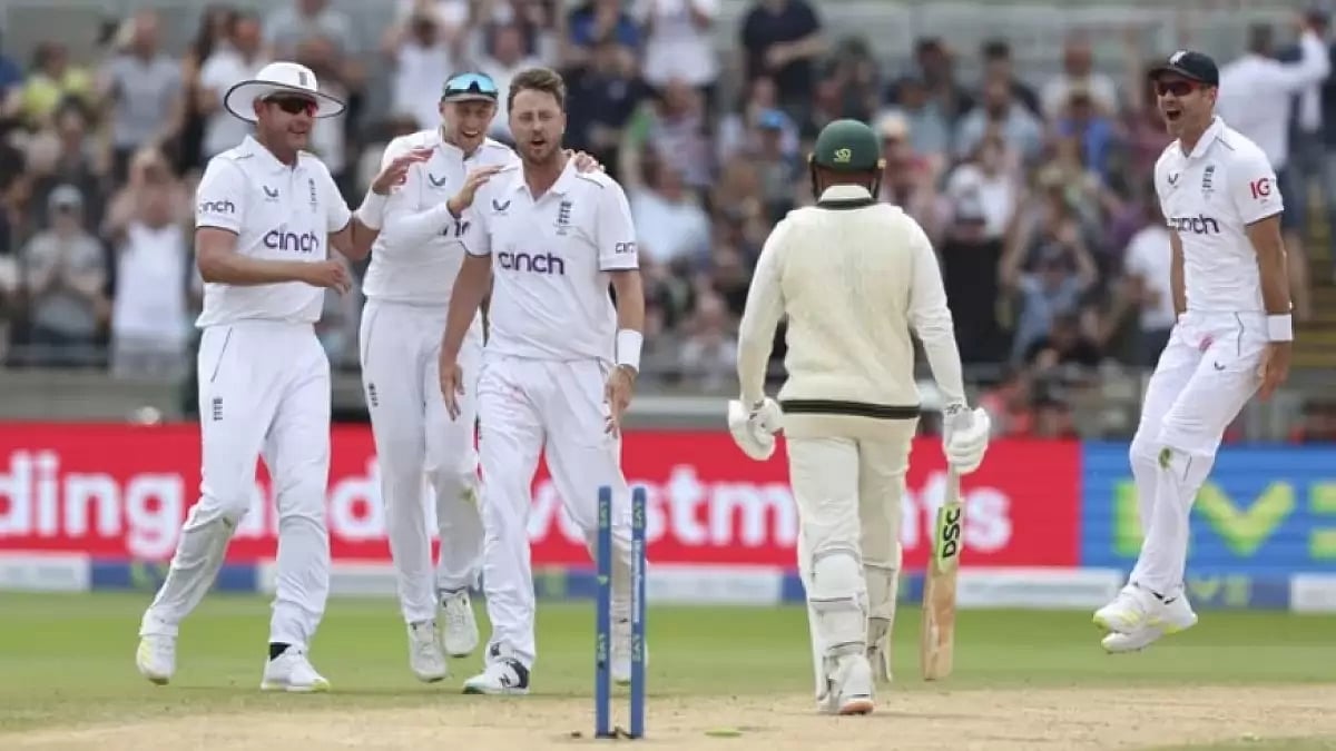 Anderson claimed that Robinson bowls better when he is fired up.