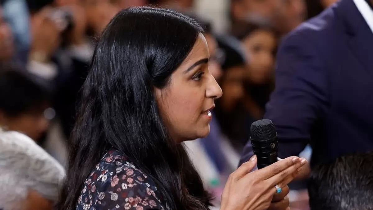 Wall Street Journal reporter Sabrina Siddiqui at a press conference in White Huuse