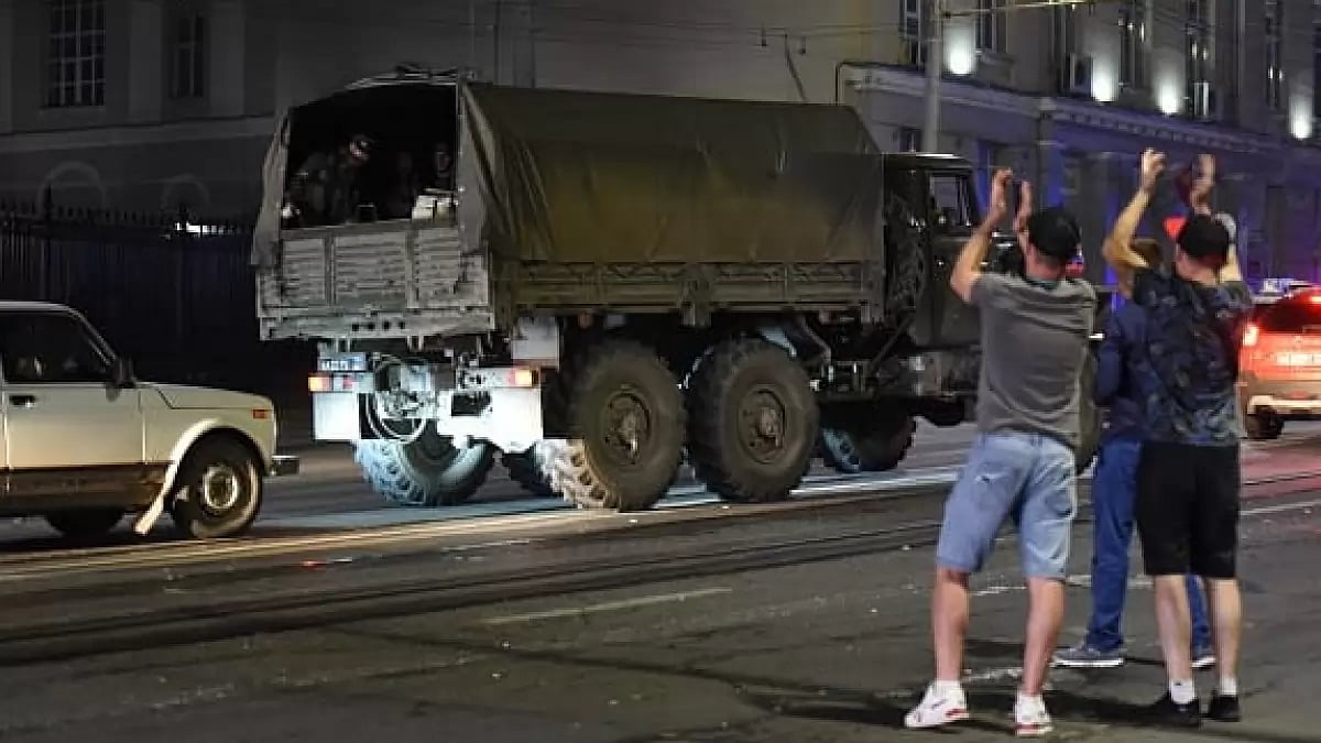 Members of the Wagner Group prepare to depart from the Southern Military District's headquarters and