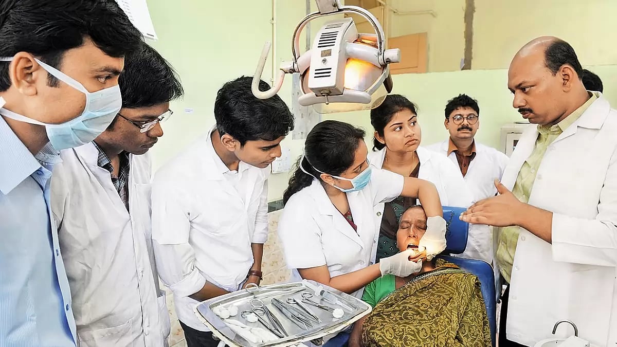 Dr R Ahmed Dental College and Hospital, Kolkata