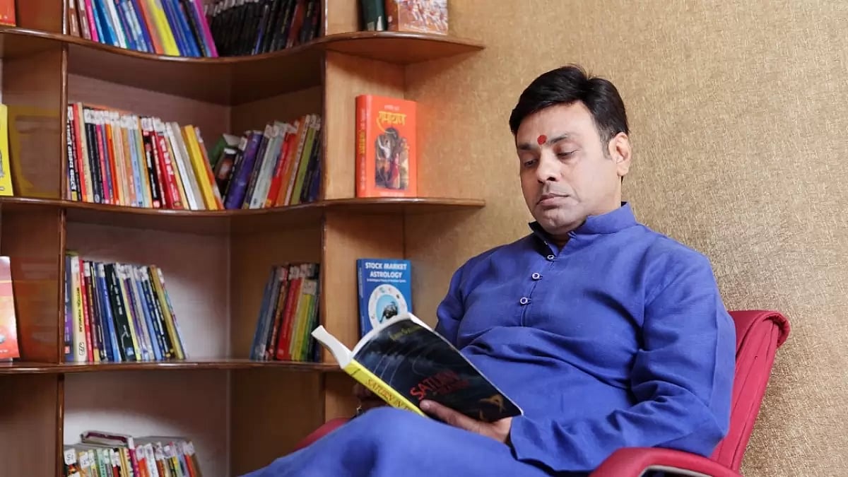 Astrologer Vinay Bajrangi