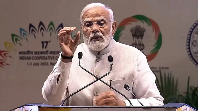 PM Modi Lauds Doctors, CAs