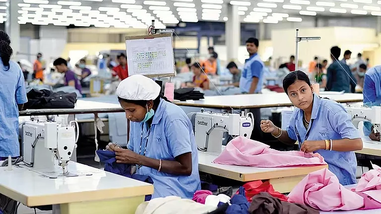 Women at work - null