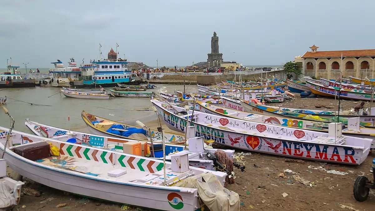 Strong winds and rains in Kanyakumari