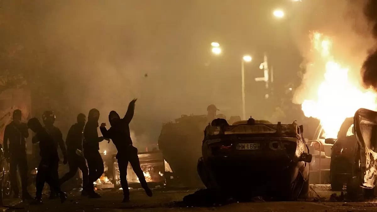 Youths clash with Police forces in Nanterre, outside Paris.