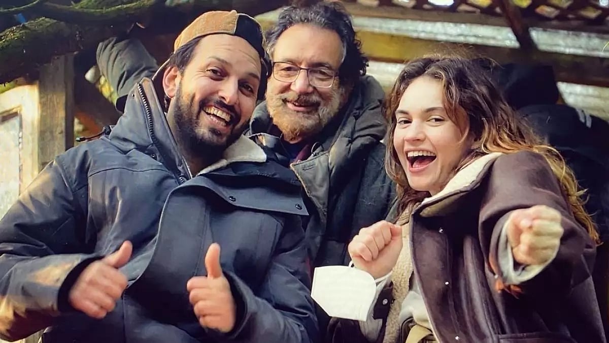 Shekhar Kapur with the film's cast
