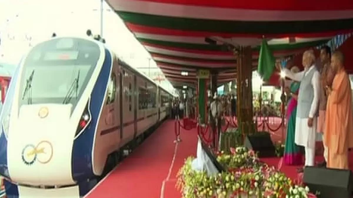 Prime Minister Narendra Modi sets off the Vande Bharat Express trains in Gorakhpur.