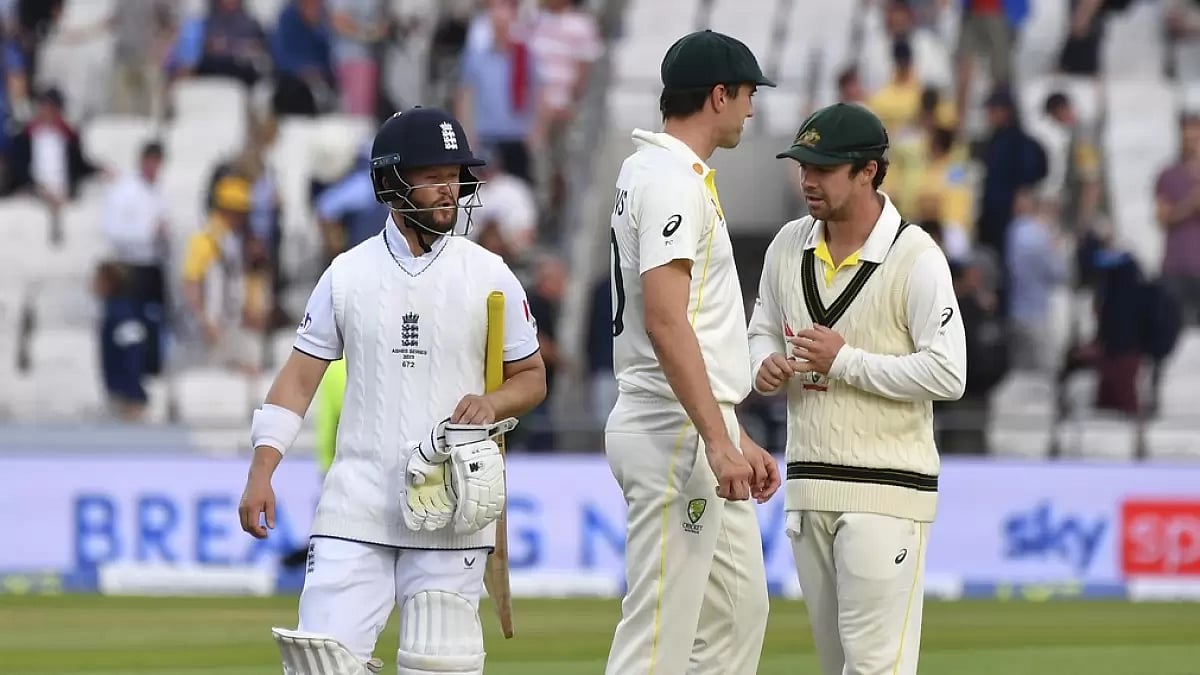 England and Australia players leave the field after the end of play on Day 3 on Saturday.