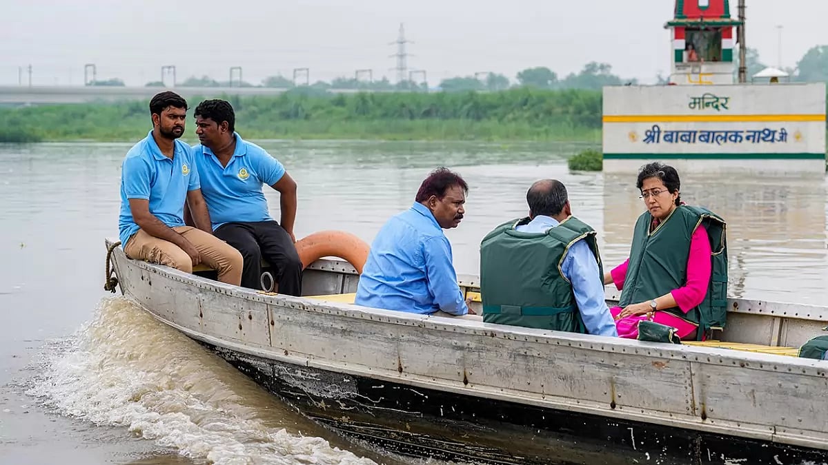 Atishi inspects Yamuna water level in Delhi