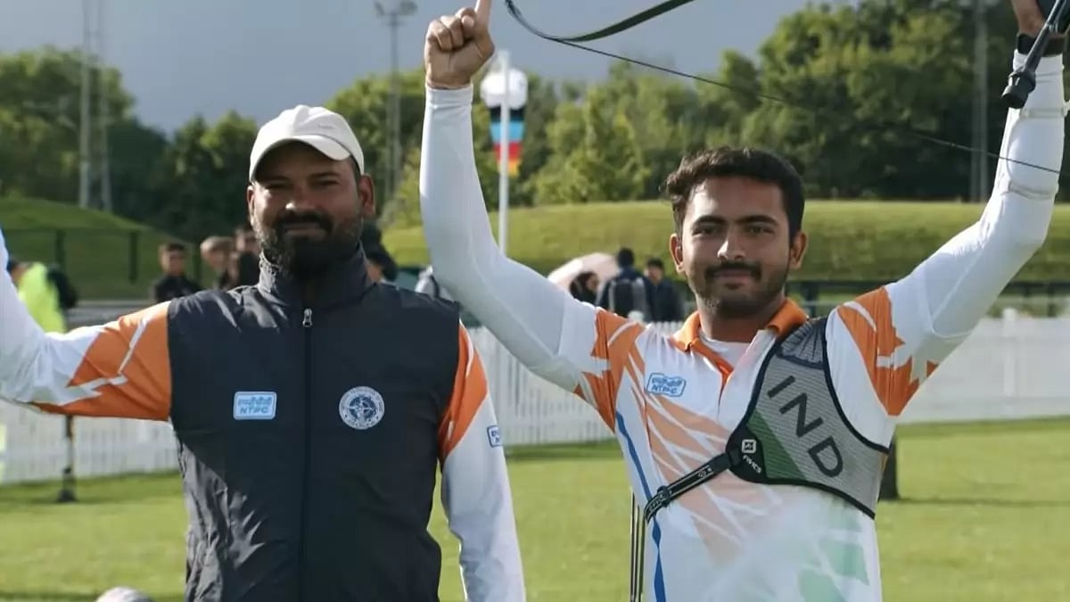 Parth Salunkhe (right) won 🥇in Men's U21 Individual Recurve beating Song Injun🇰🇷 6-4.
