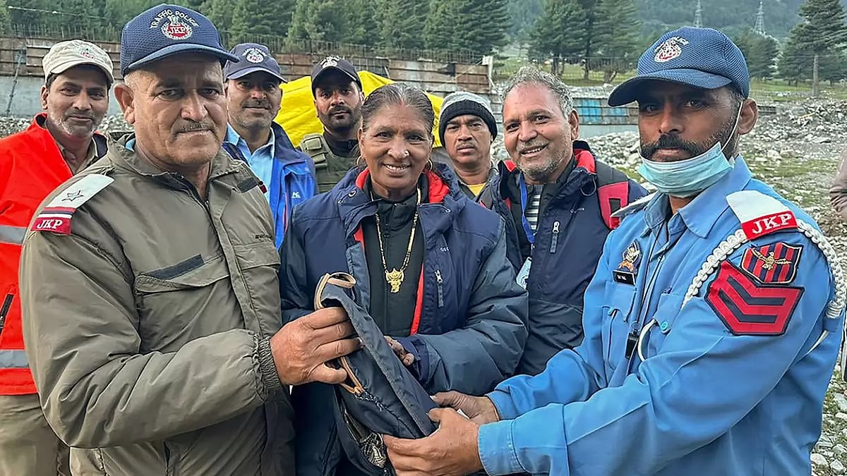 Police personnel show integrity in Kashmir