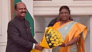 West Bengal Governor C V Ananda Bose on Monday called on President Droupadi Murmu at the Rashtrapati Bhavan. Separately, he also met Union Home Minister Amit Shah.