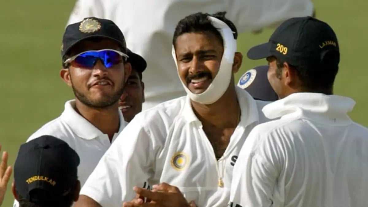 Batting at No. 7, Kumble was hit by a Mervyn Dillon short ball.