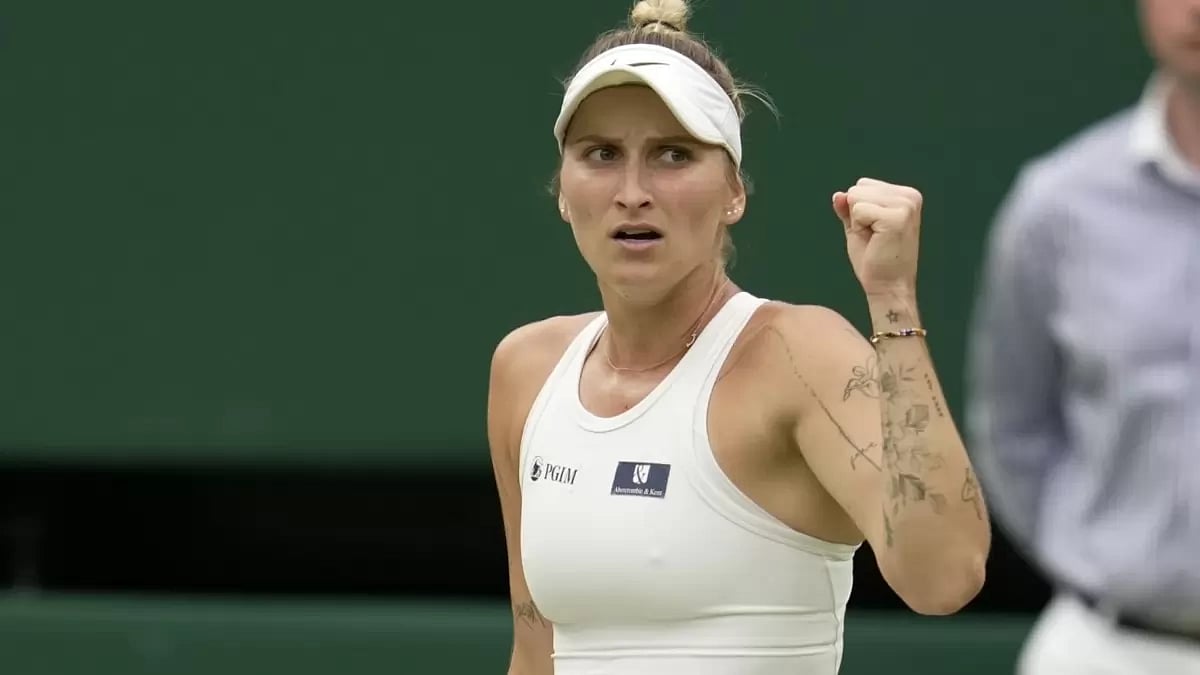 Vondrousova reacts in the semi-final match against Svitolina.