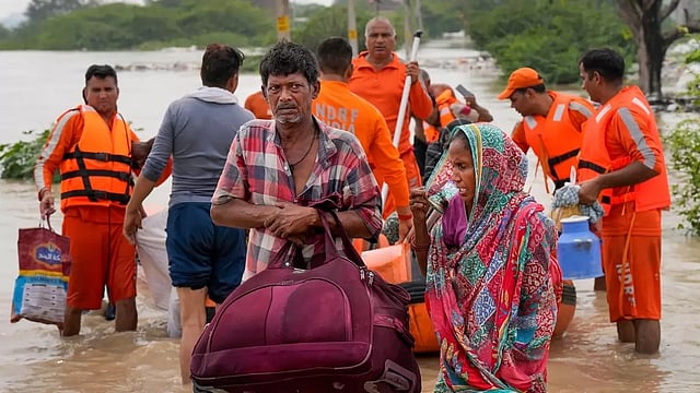 Delhi Flood: 16 NDRF Teams Join Evacuation Efforts As Yamuna Reaches Key Roads; Kejriwal Faces Oppn Heat
