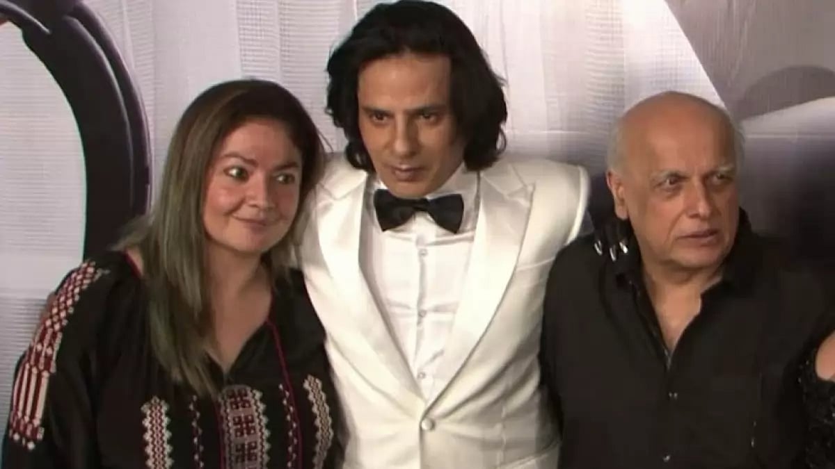 Rahul Roy with Pooja Bhatt and Mahesh Bhatt