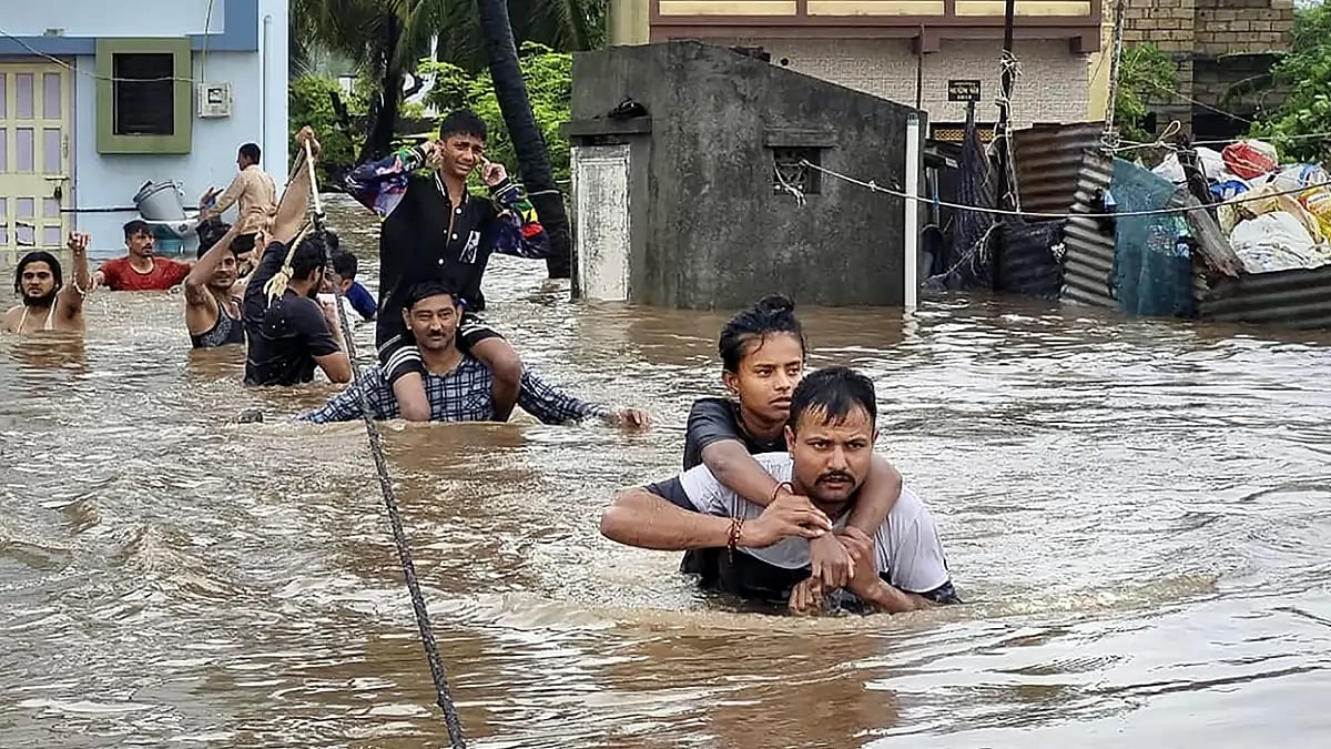 Weather: Heavy Rain in Gujarat