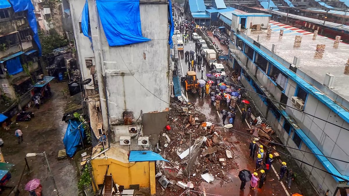 Portion of building collapses in Girgaon (Representational Image)