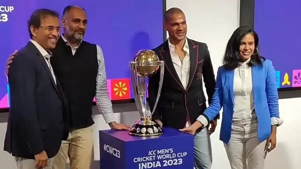 The trophy will be later moved to other public spots in Lucknow for the weekend. 