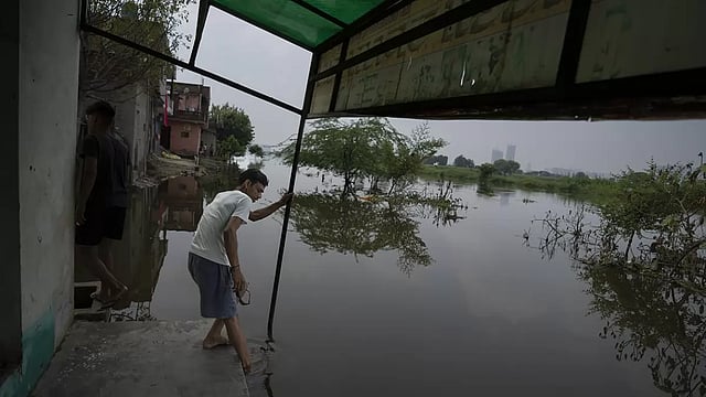 Odisha Floods: People Face Shortage Of Drinking Water As Inundated Roads Halt Tankers