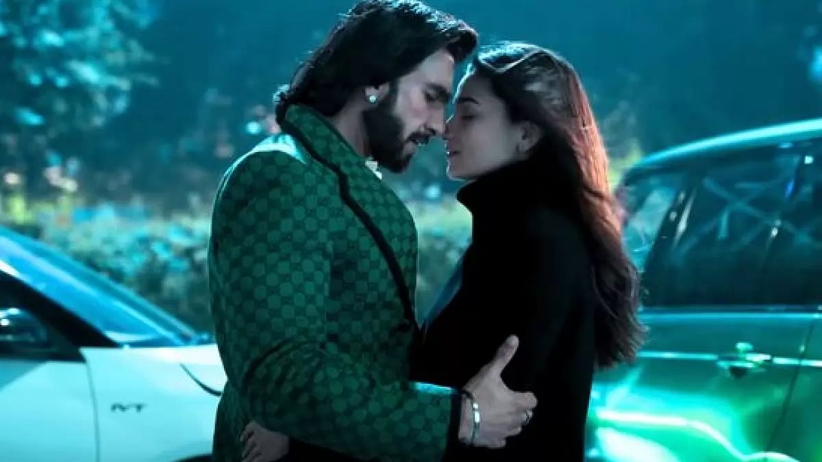 Ranveer Singh And Alia Bhatt In A Still From 'Rocky Aur Rani Kii Prem Kahaani'