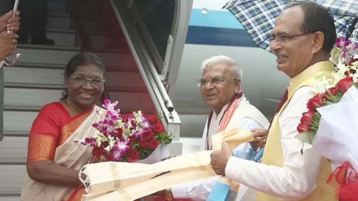 President Smt. Murmu Arrives In Bhopal