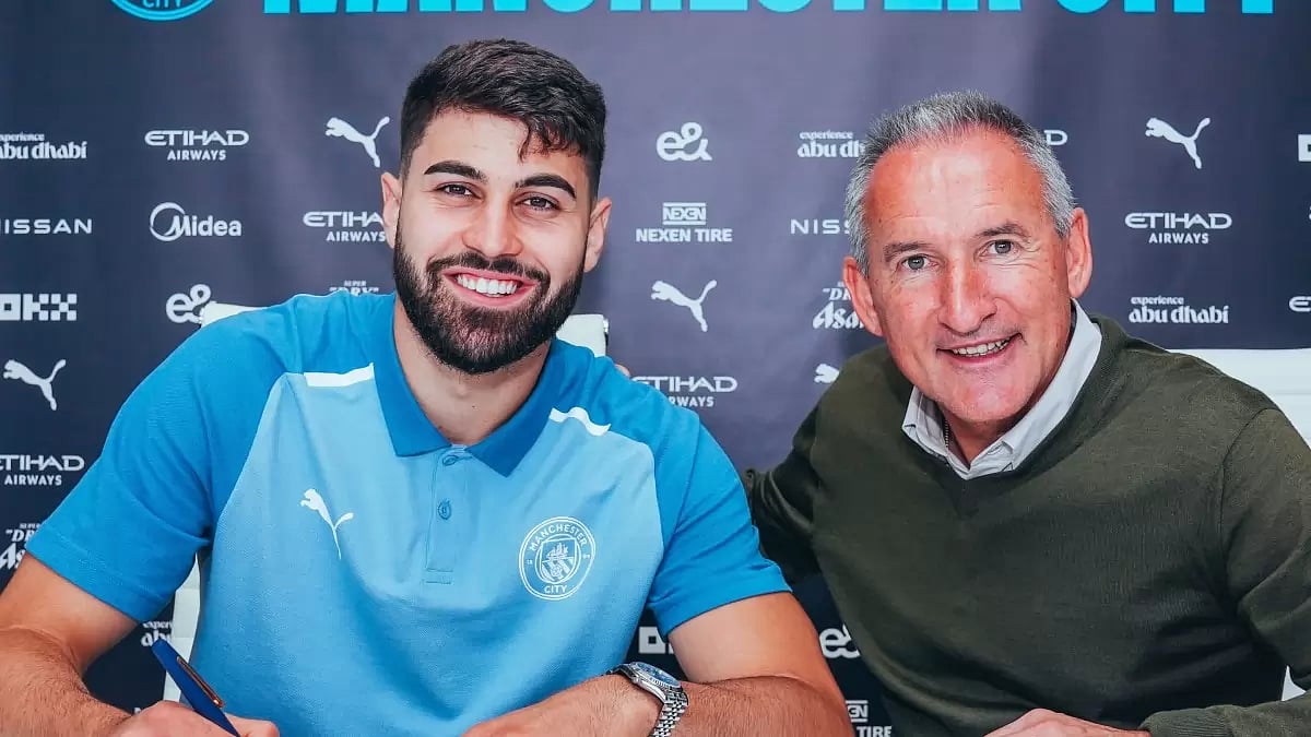 Gvardiol (left) has signed a five-year contract with Manchester City.