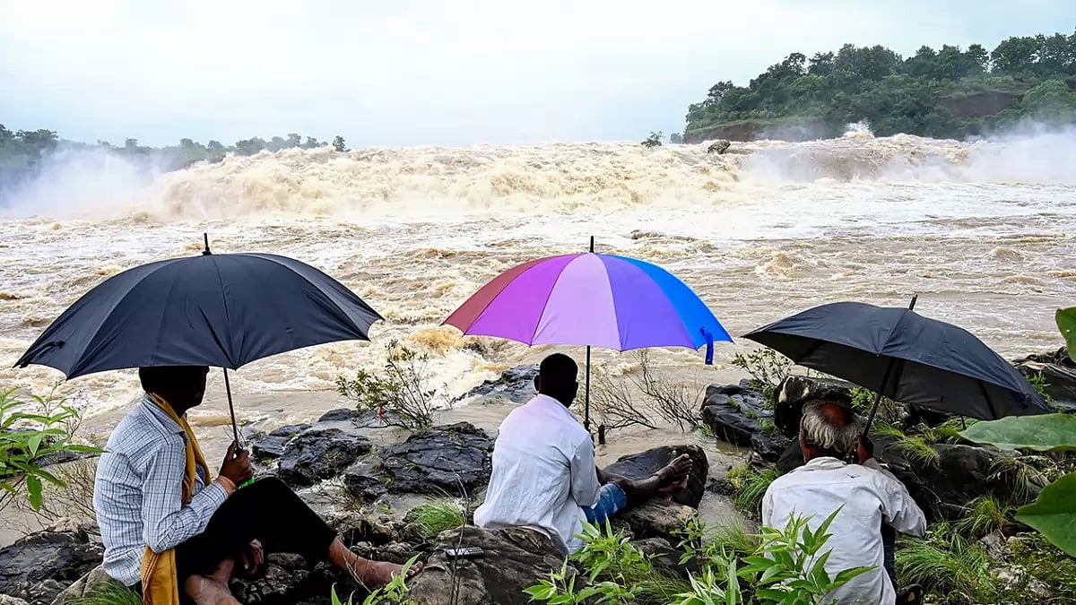 Swollen Narmada river during monsoon