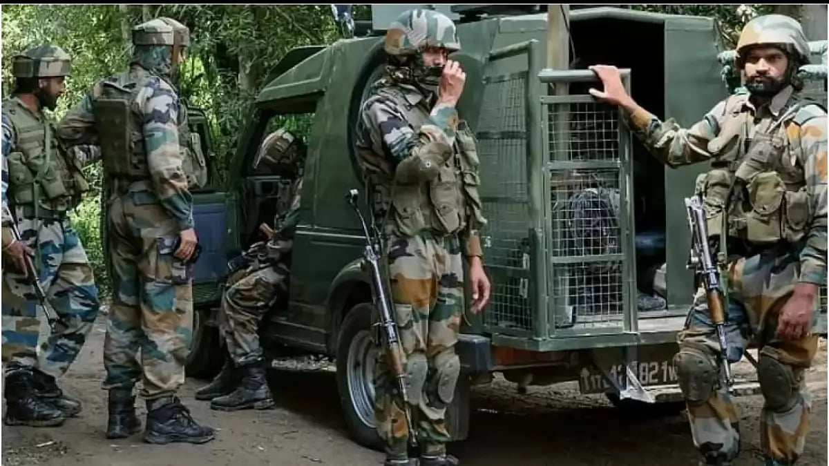 Security personnel near an Army van (Representative image)