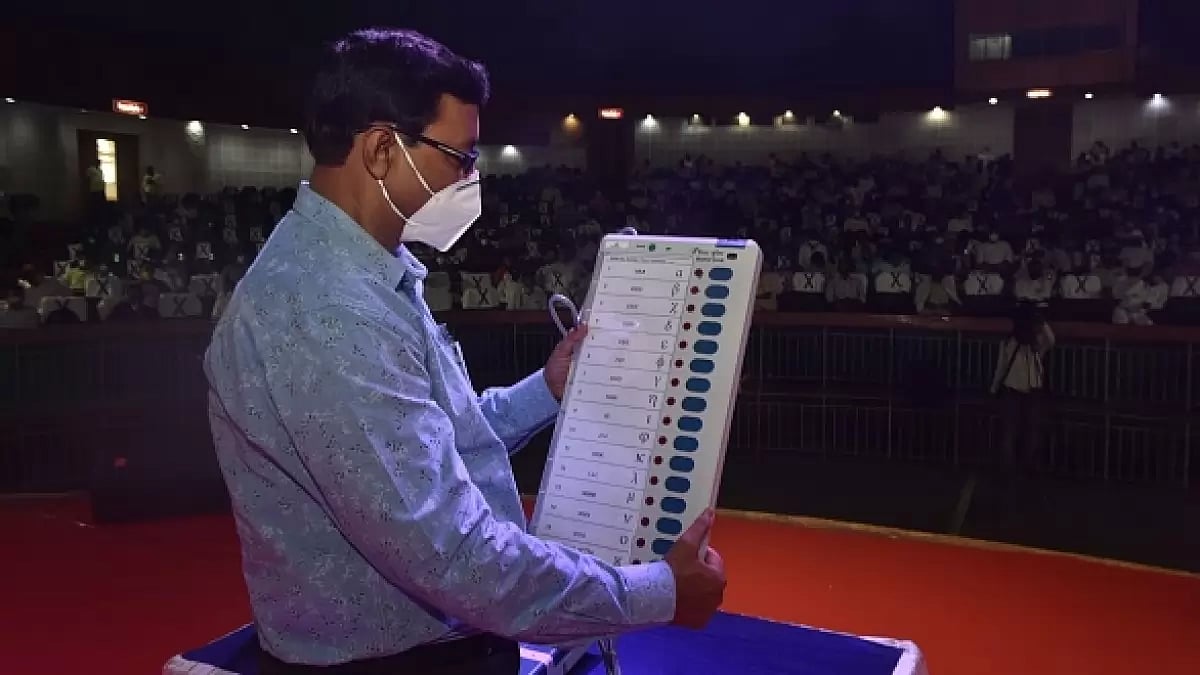 A demonstration on the use of EVM and VVPAT
