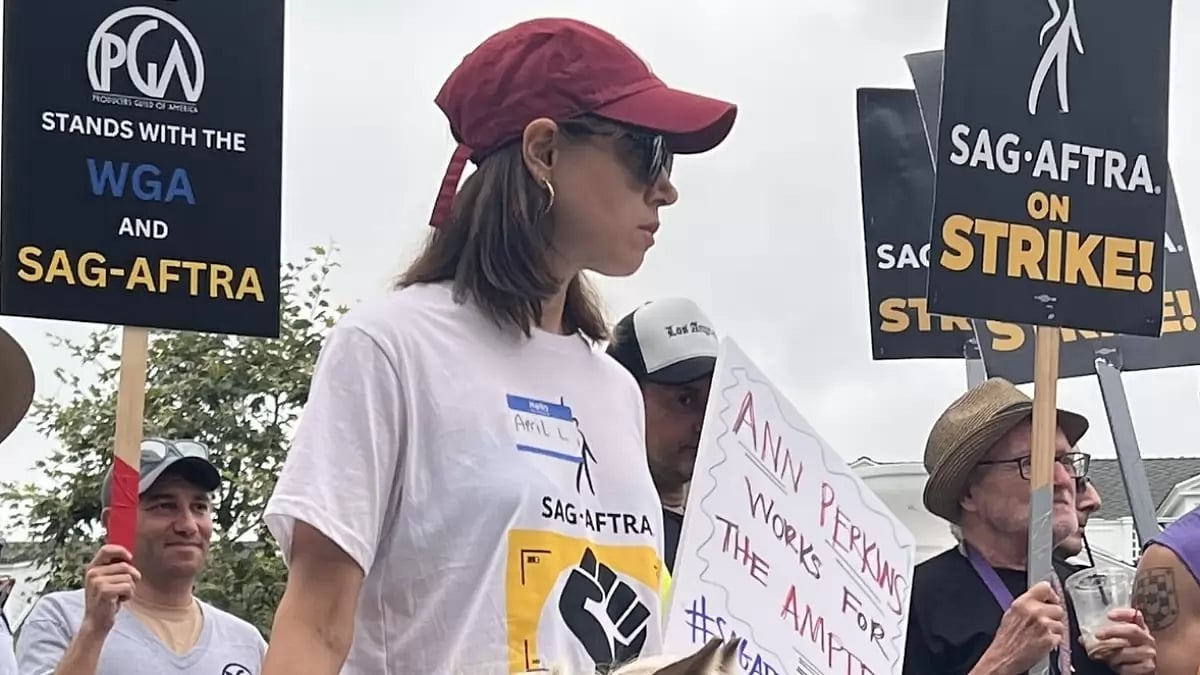 Aubrey Plaza shows solidarity at SAG-AFTRA strike